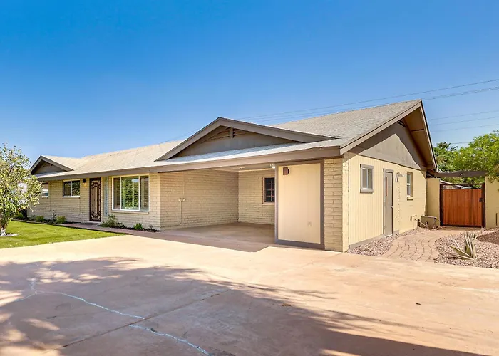3 Mi To Dtwn Shops & Eats: W/ Pool! Holiday home Mesa