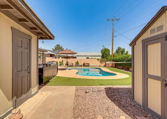Holiday home 3 Mi To Dtwn Shops & Eats: W/ Pool! *
