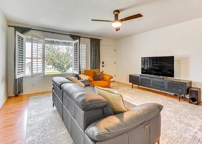 Holiday home 3 Mi To Dtwn Shops & Eats: W/ Pool! Mesa