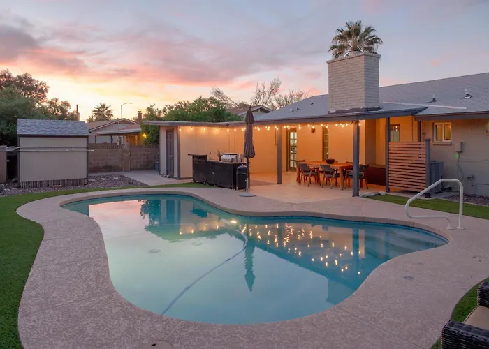Holiday home 3 Mi To Dtwn Shops & Eats: W/ Pool! *
